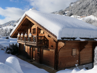 La Chevrière, très beau chalet authentique, vue panoramique , proche Megève